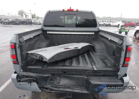 2023 Nissan Frontier Pro-4X 4X4 z USA, uszkodzony, nr VIN 1N6ED1EK9PN669470